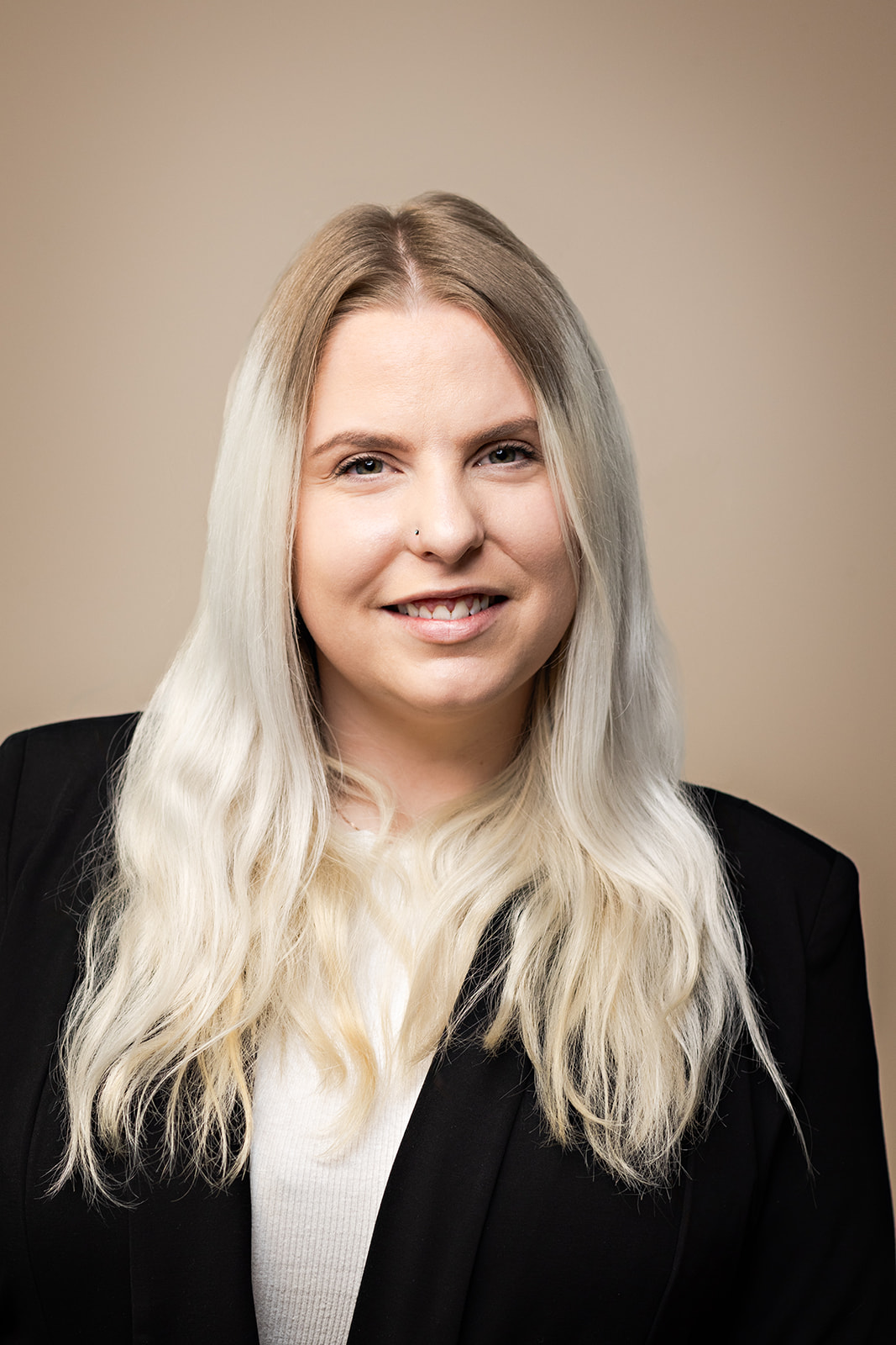 Liv Royla, Kitaleitung