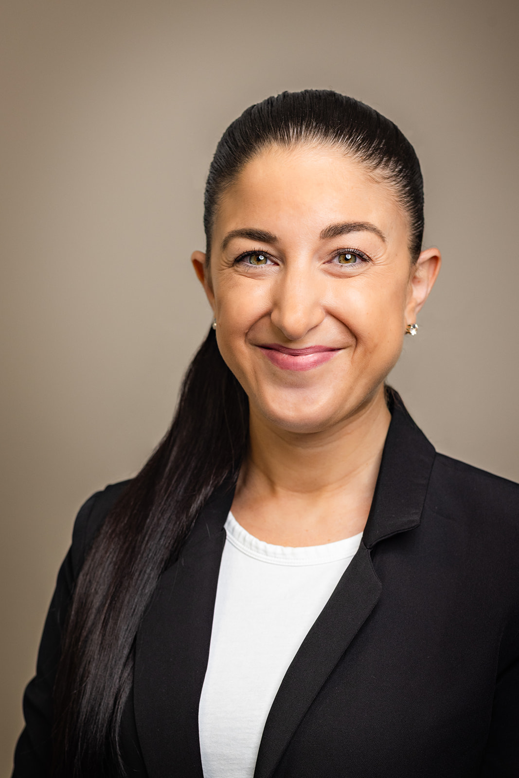 Yasemin Hotz, Kitaleitung